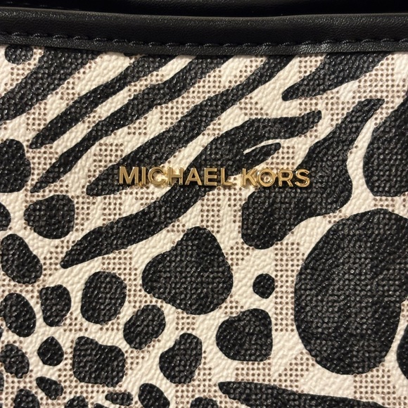 NWT Michael Kors Black and White Signature Animal Print Patterned Tote - Picture 2 of 8